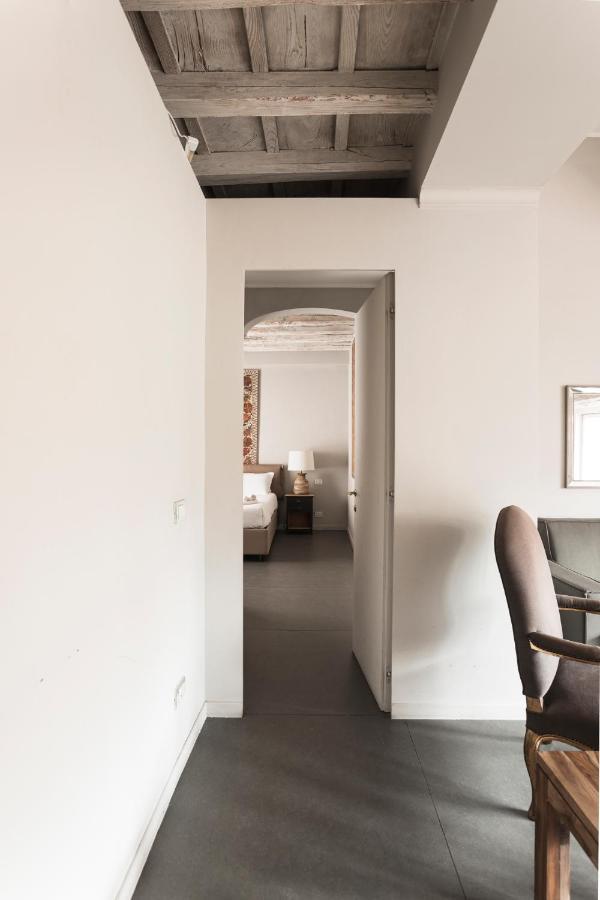 Charming Penthouse In Piazza Venezia With Terrace Appartement Rome Buitenkant foto