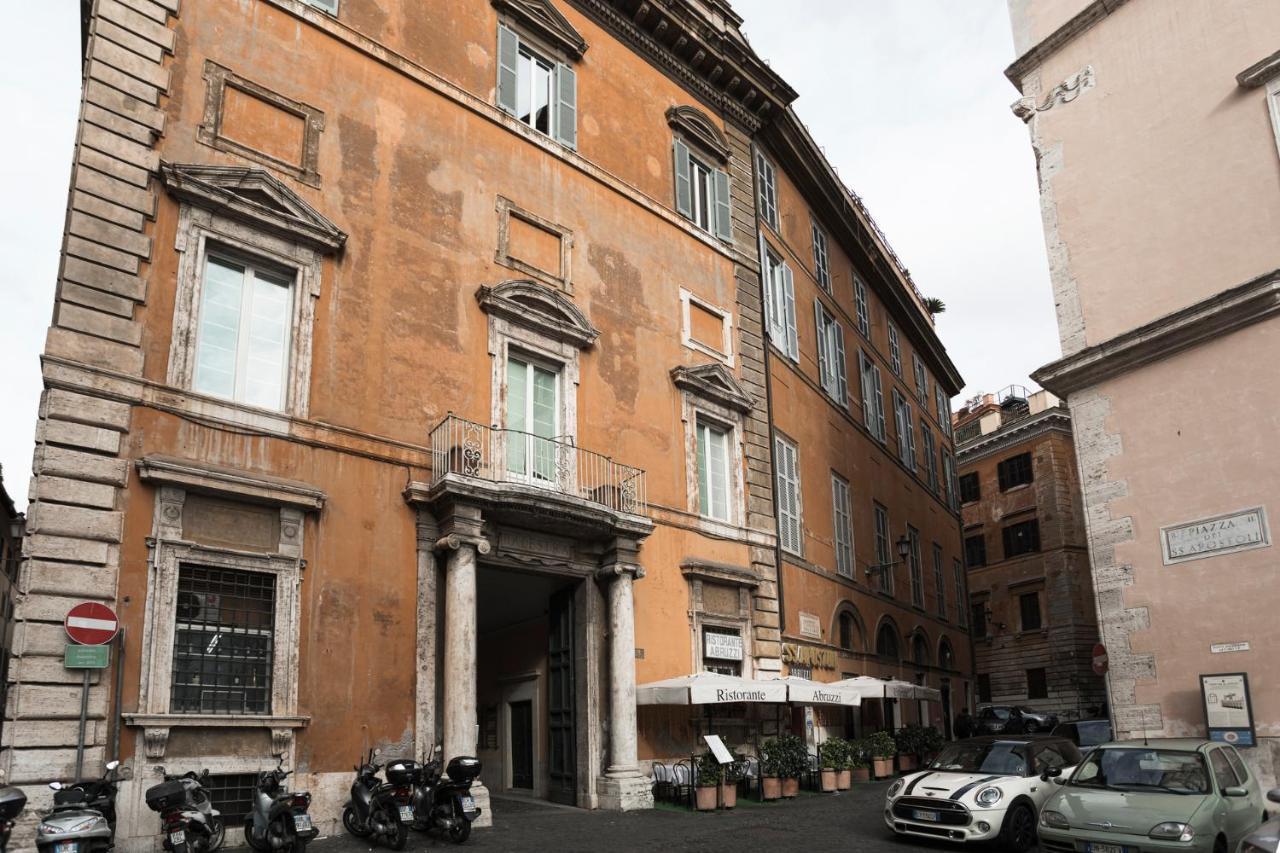Charming Penthouse In Piazza Venezia With Terrace Appartement Rome Buitenkant foto