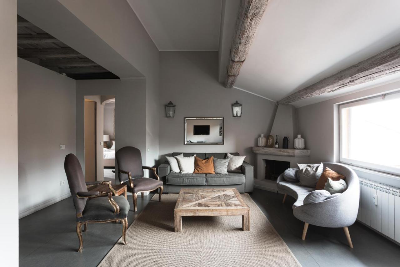 Charming Penthouse In Piazza Venezia With Terrace Appartement Rome Buitenkant foto
