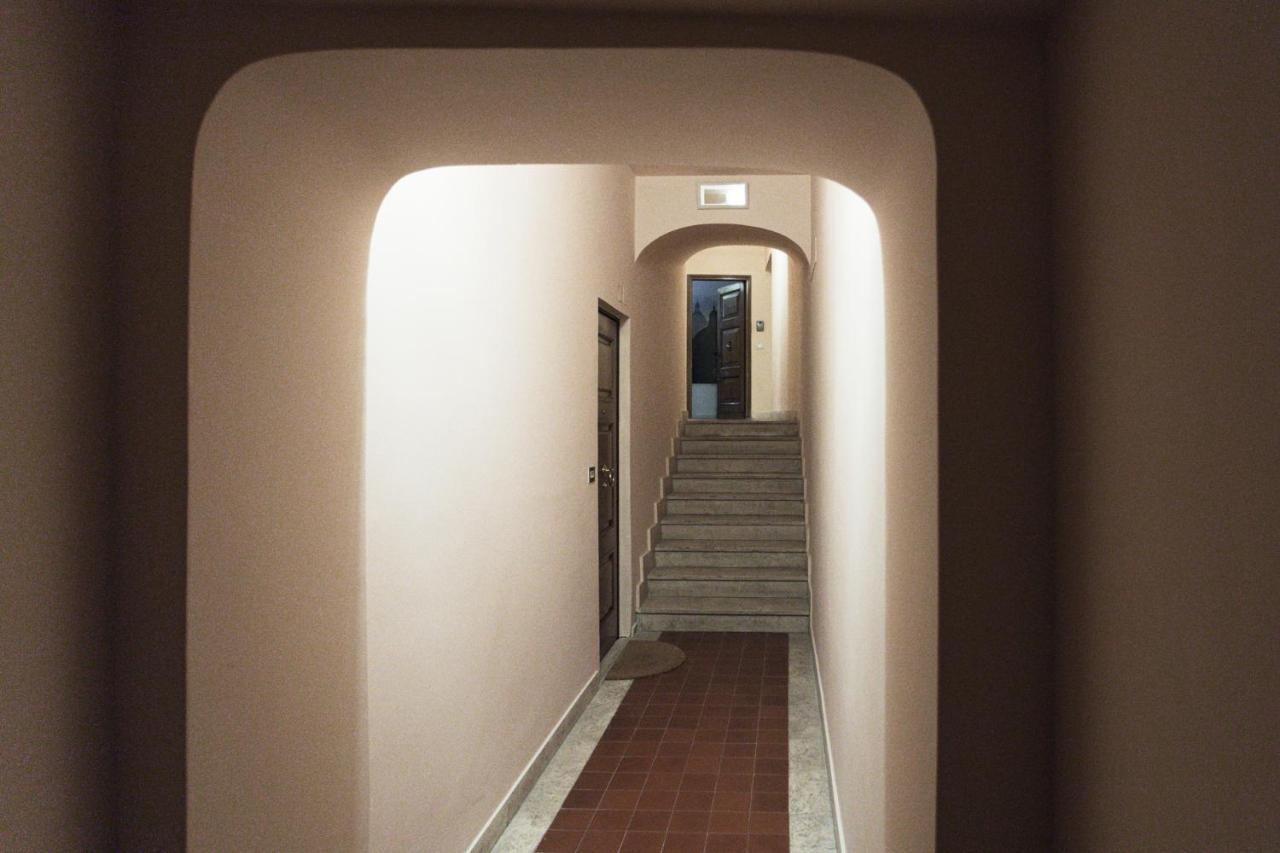 Charming Penthouse In Piazza Venezia With Terrace Appartement Rome Buitenkant foto